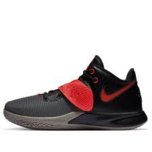 Nike Kyrie Flytrap 3 basketball sneakers size 5Y - Picture 1 of 8